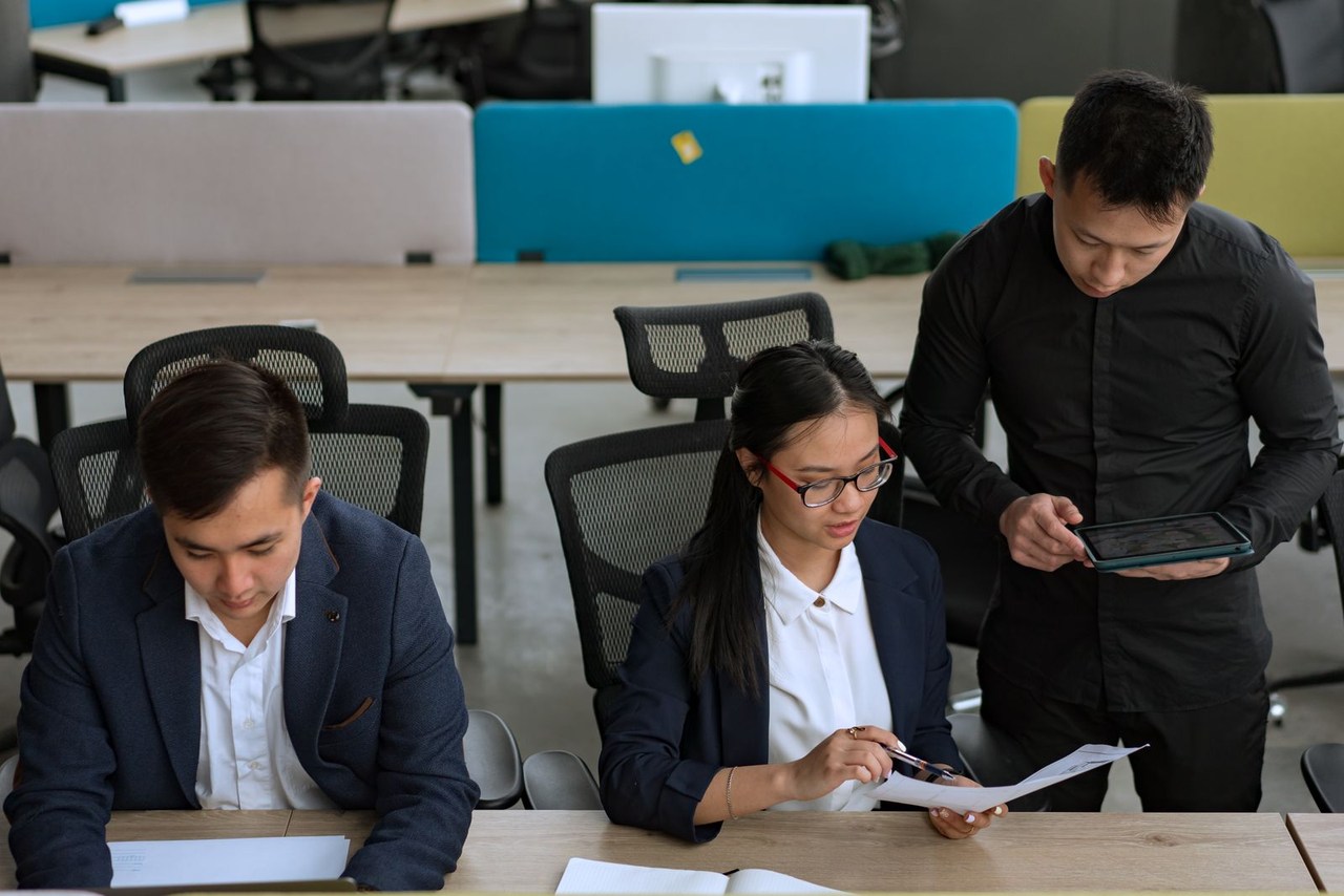Singapore Employment Pass 2026: COMPASS & Salary — SBC Corporate Management